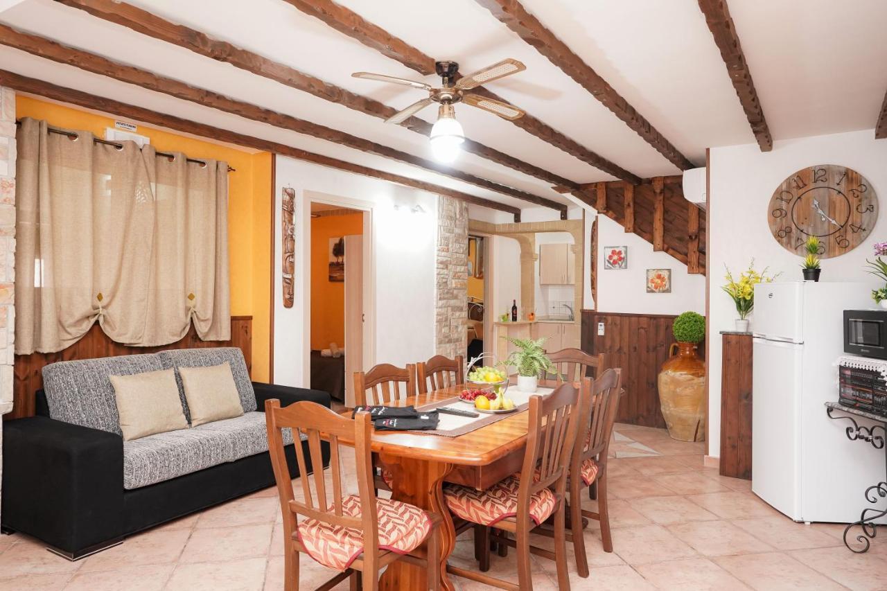 Guesthouse Da Filiberto Melendugno Bagian luar foto