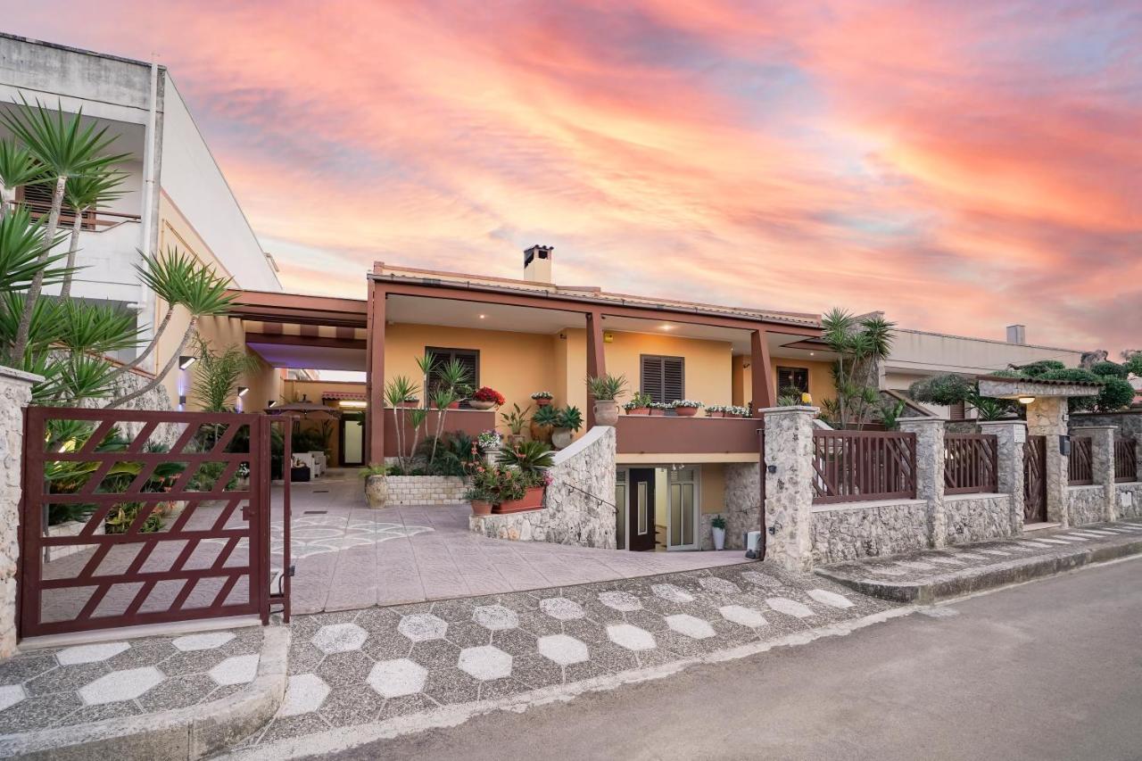 Guesthouse Da Filiberto Melendugno Bagian luar foto
