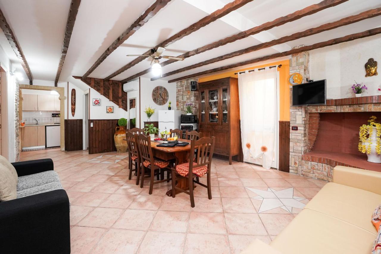 Guesthouse Da Filiberto Melendugno Bagian luar foto