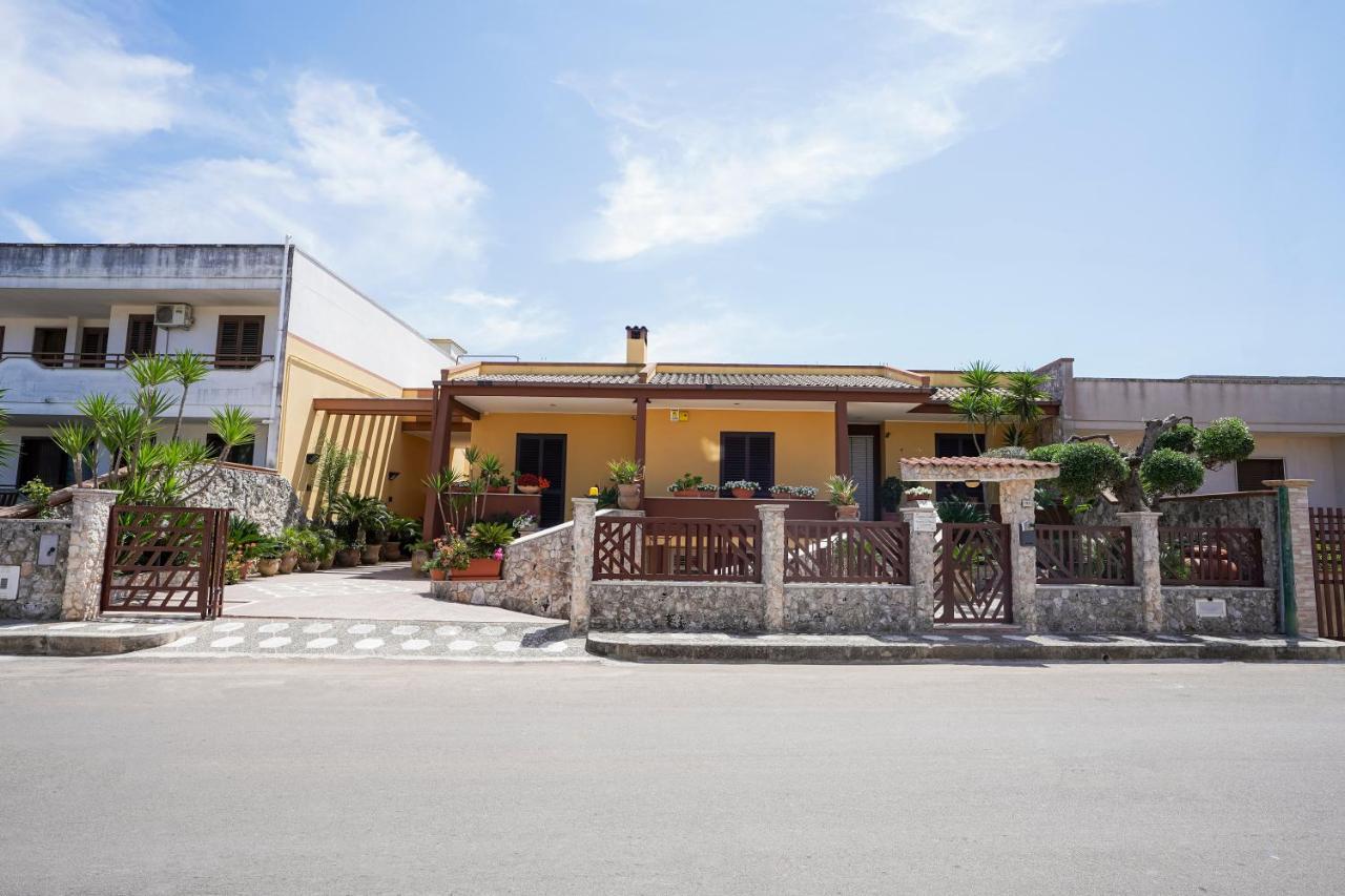 Guesthouse Da Filiberto Melendugno Bagian luar foto