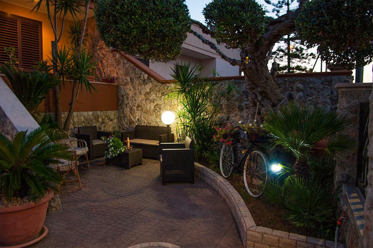 Guesthouse Da Filiberto Melendugno Bagian luar foto
